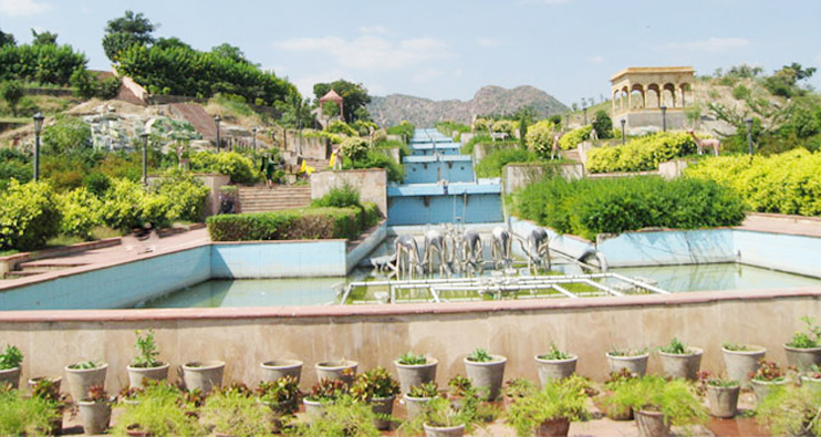 Rajiv Gandhi Garden Udaipur images